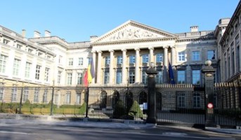Par Fred Romero from Paris, France — Bruxelles - Palais de la Nation / Parlement Fédéral, CC BY 2.0,